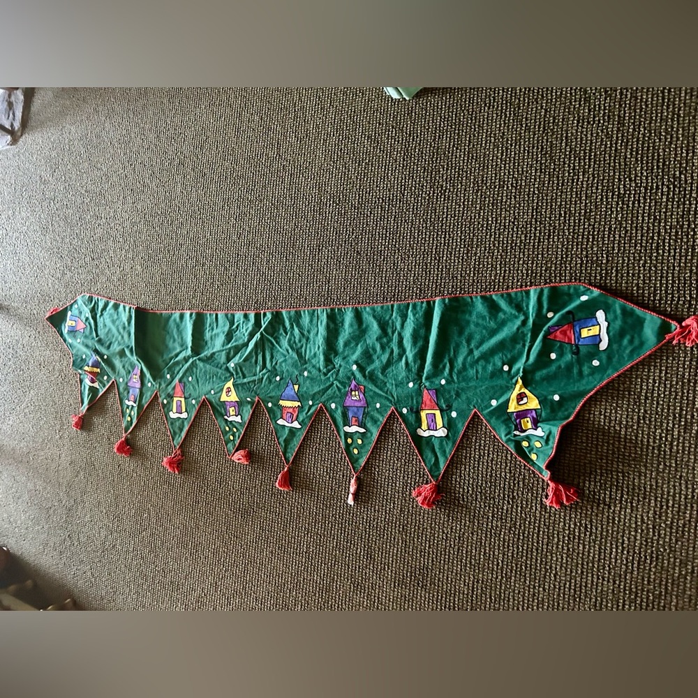 Festive Green Appliquéd Holiday Mantel Covering with Red Tassels